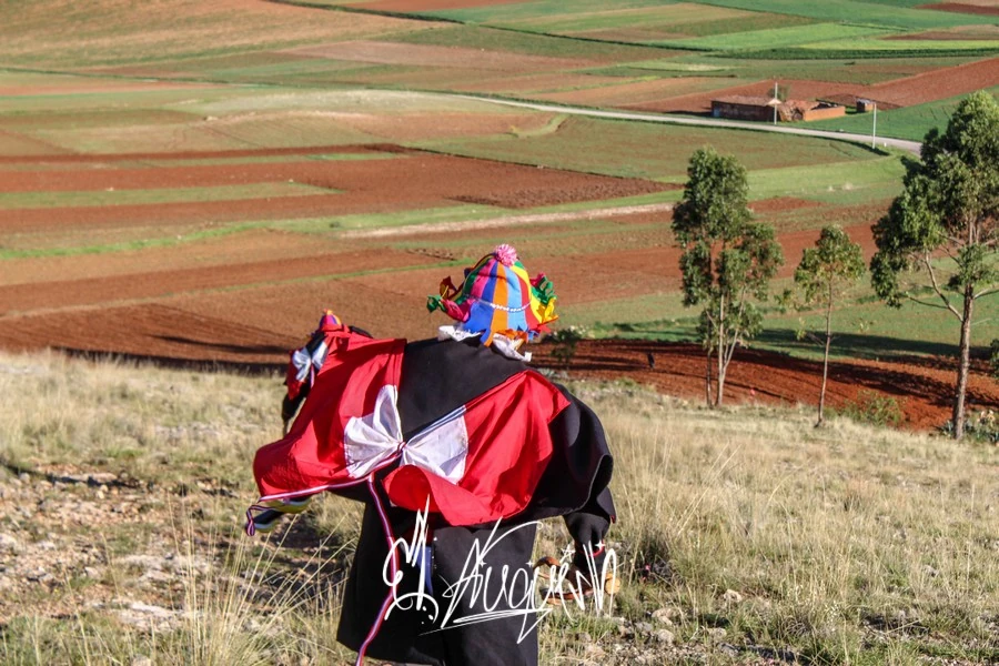 DANZA DE LOS AUQUISH ANTAPAMPA AWKISH HUACHAC MANZANARES CHAMBARA